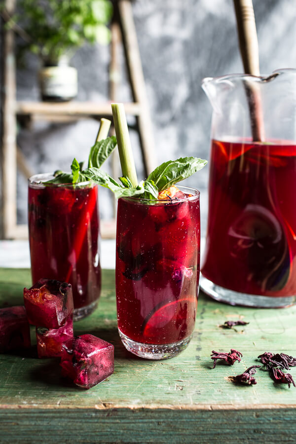 Hibiscus, lemongrass, Basil and Honey Sweet Iced Tea﻿